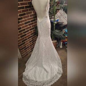 Elegant White Lace Wedding Dress